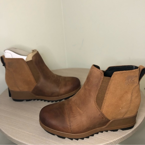 SOREL Evie Pull-On Wedge Booties - Picture 2 of 9